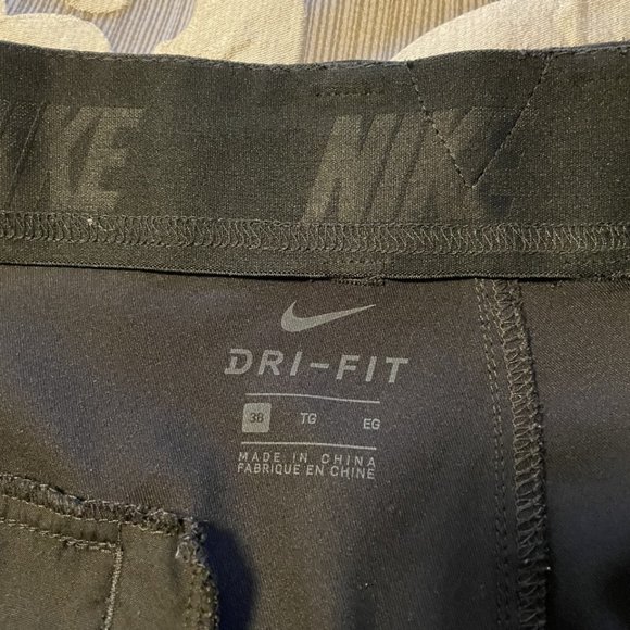 Nike Golf Shorts Mens 38 Black Standard Fit Dri Fit Flex Stretch Logo 10” Inseam - Picture 4 of 6